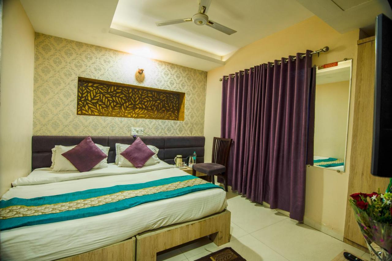 Hotel Signetic Blue Bhopal Exterior photo