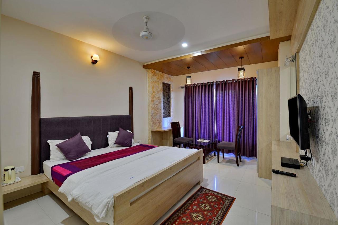 Hotel Signetic Blue Bhopal Exterior photo