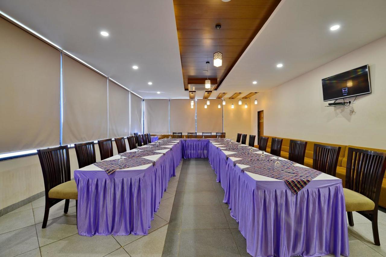 Hotel Signetic Blue Bhopal Exterior photo